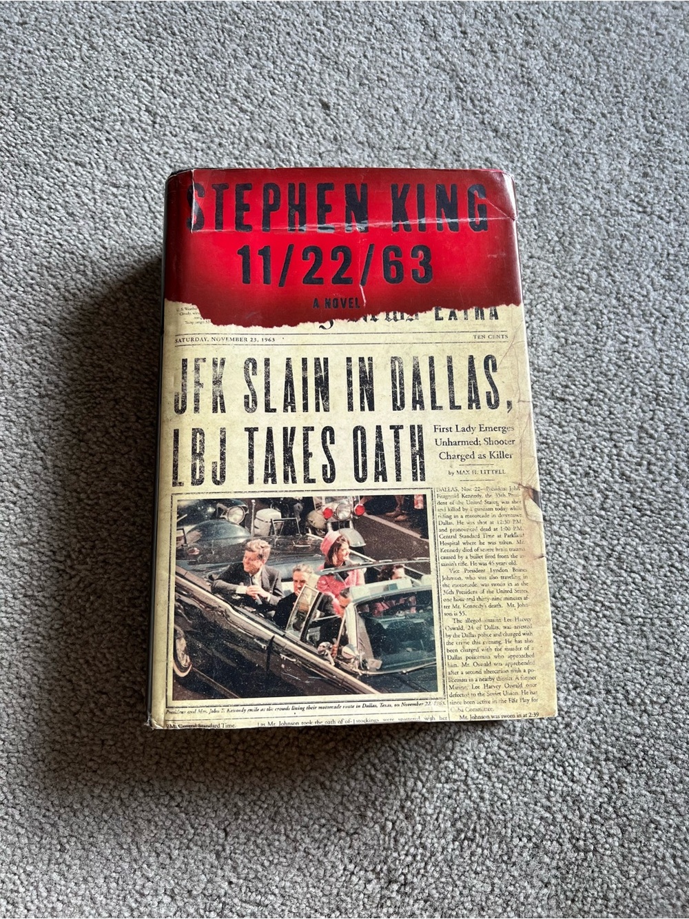 Stephen King 11/22/63 Hardcover Book - Red, Cream